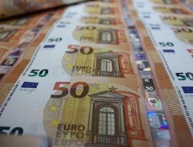 Έσοδα 1,1 δισ. ευρώ στο Δημόσιο από δημοπρασία τρίμηνων εντόκων γραμματίων